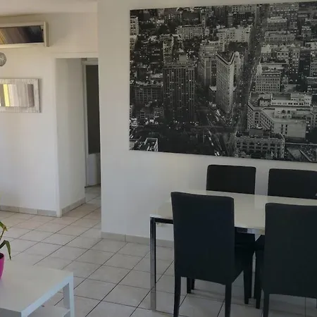 Beau T3 - Climatise - Grande Terrasse -