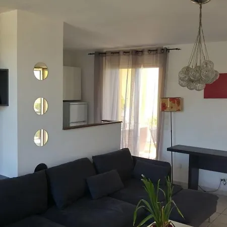 Beau T3 - Climatise - Grande Terrasse - Marseille